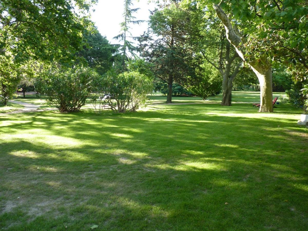 Domaine De Rhodes B&B อาวีญง ภายนอก รูปภาพ